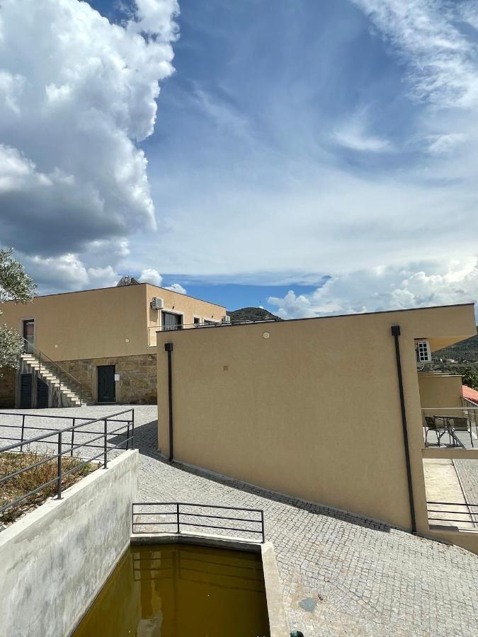 トーレ・デ・モンコルヴォ Douro Visit Houseヴィラ エクステリア 写真